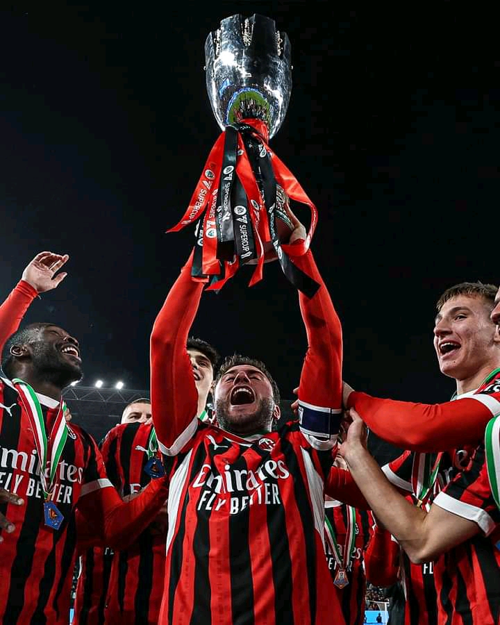 Milan Stun Inter with Dramatic Late Comeback in Derby Thriller 8 1000296000