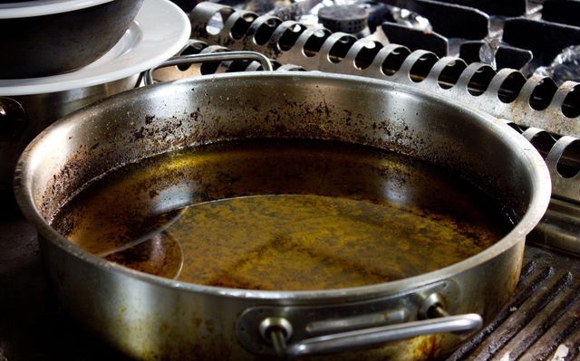 The Oil That Never Forgets: Hidden Toxins in Reused Frying Oil 3 oil