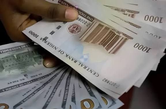Naira Falls Sharply to ₦1,473.29 Despite Rising Foreign Reserves 11 images (13)